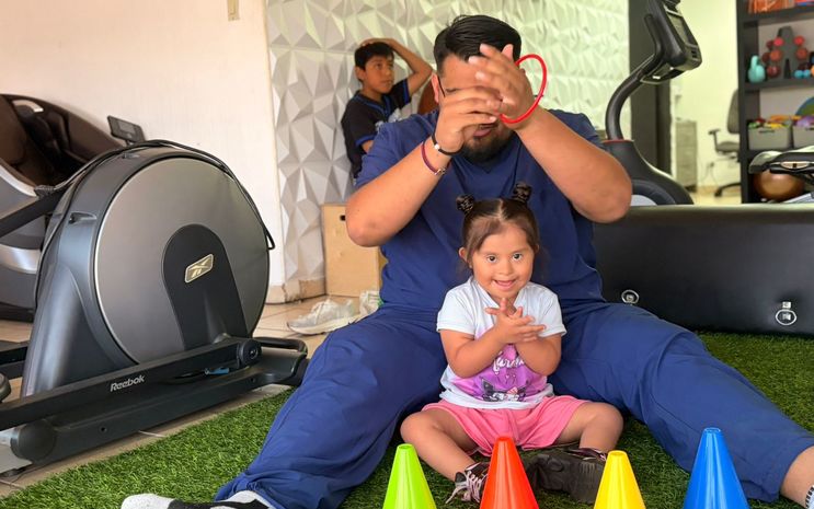 Mejora fisioterapia movilidad en  niños con discapacidad